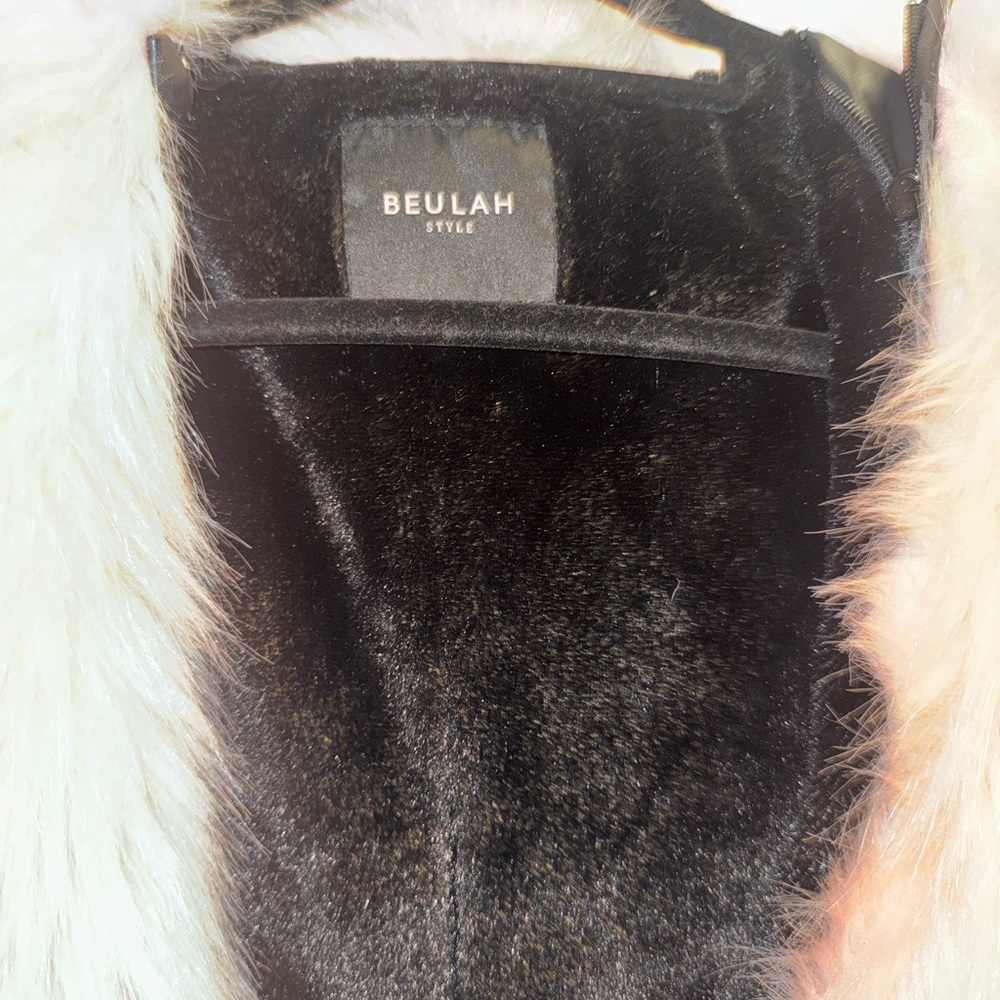 Women’s black faux leather jacket with pink fur - Picture 2 of 8